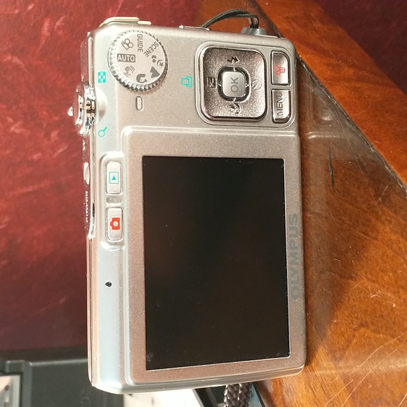 Olympus FE-230 7.1MP Digital Camera - Silver - w/ Orig. Box - Picture 10 of 10